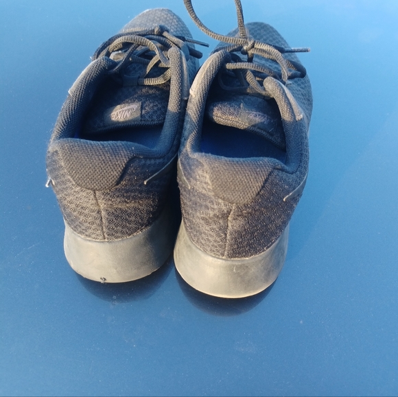 Nike tanjun black shoes 10.5 - Picture 2 of 11
